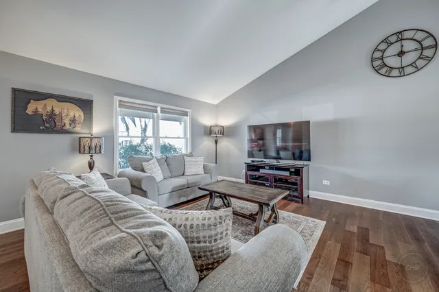 $519,000 | 1126 Starlite Court, Naperville, IL 60564