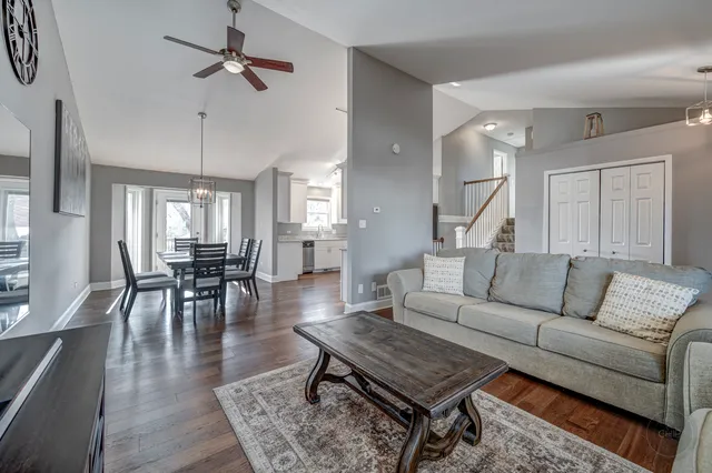 $519,000 | 1126 Starlite Court, Naperville, IL 60564