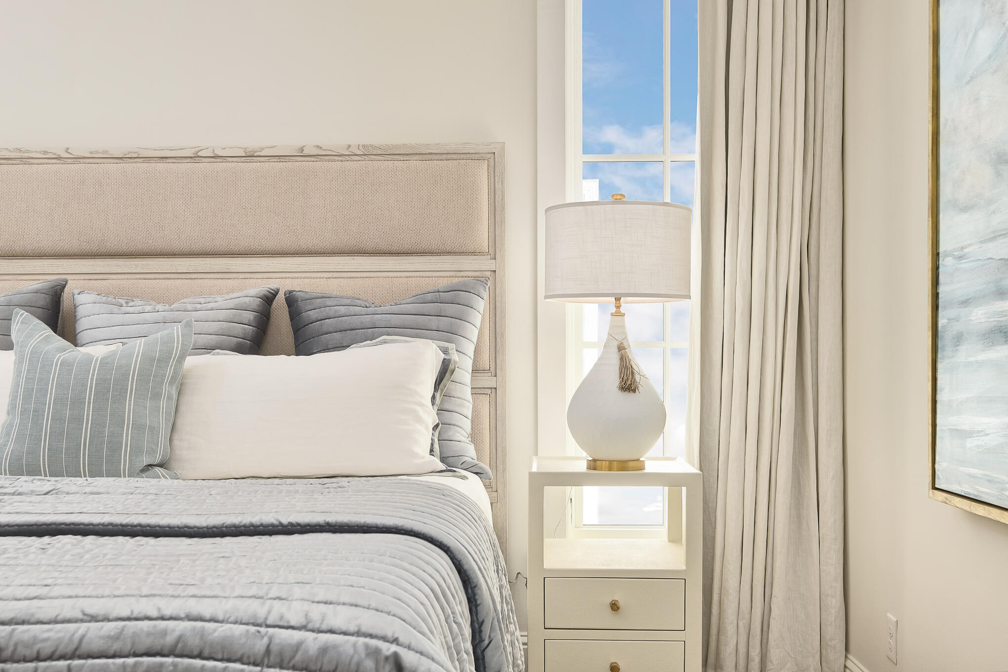 29 Bennett Santa Rosa Beach, FL 32459 - Photo 50 of 78 a bedroom with a bed and lamp