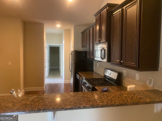 902 Cascade Park Drive Southwest Atlanta, GA 30331 - Photo 8 of 21