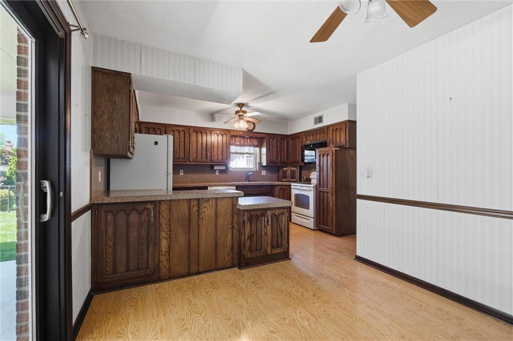 3300 South Phelps Road Independence, MO 64055 - Photo 13 of 31
