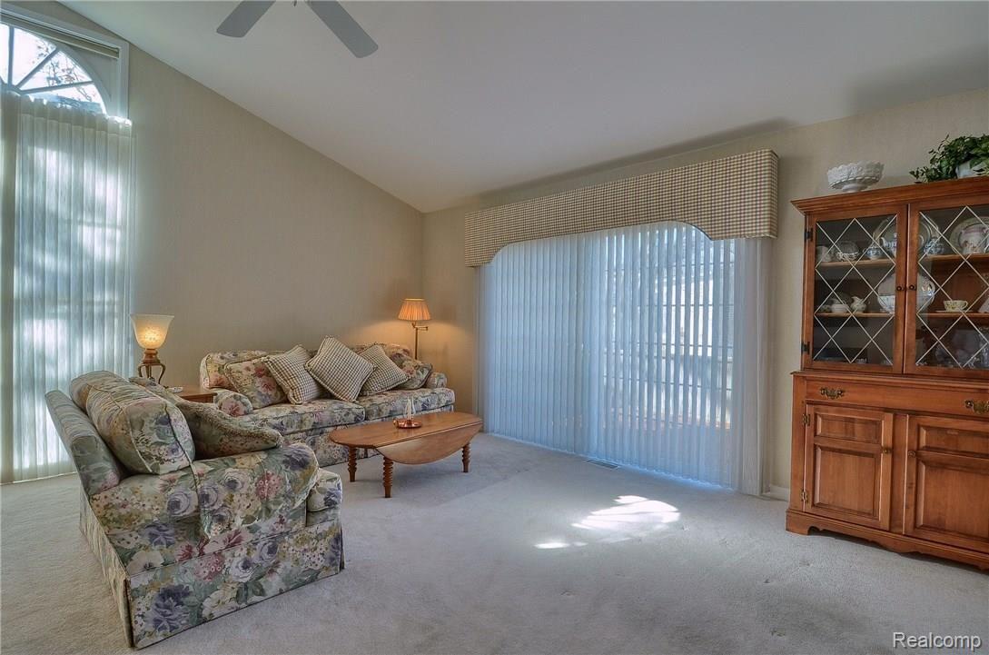 1472 Saddle Lane, Unit 167 Rochester, MI 48306 - Photo 12 of 34 Great_Room.jpg