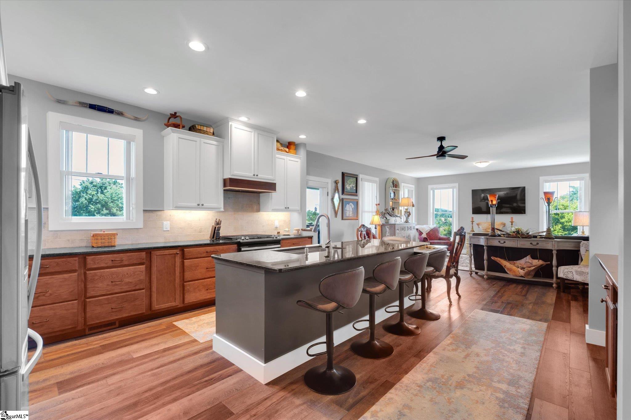 349 Amberwood Road Pickens, SC 29671 - Photo 5 of 46