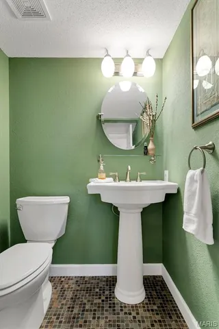 $299,000 | 9044 West Swan Circle, Brentwood, MO 63144