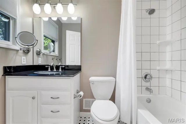 $299,000 | 9044 West Swan Circle, Brentwood, MO 63144