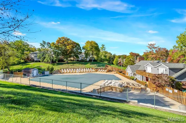 $299,000 | 9044 West Swan Circle, Brentwood, MO 63144