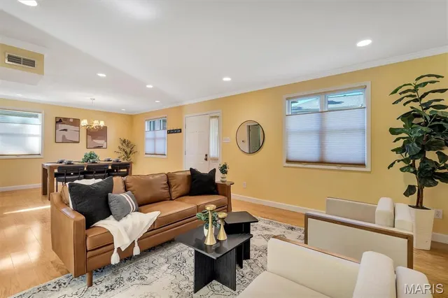 $299,000 | 9044 West Swan Circle, Brentwood, MO 63144