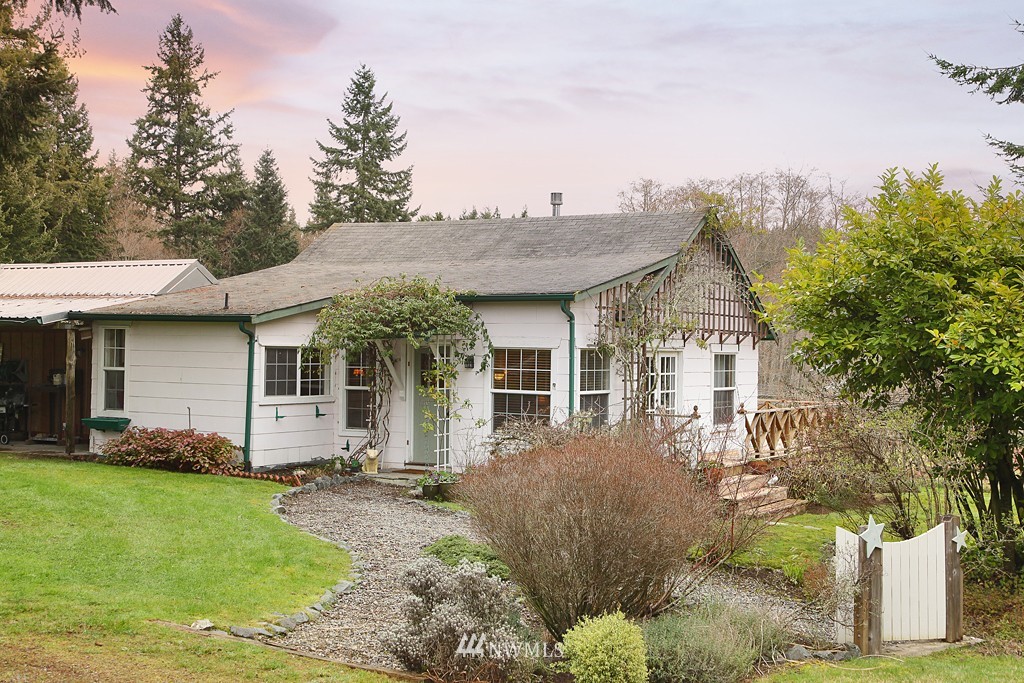 3841 French Road Clinton, WA 98236 - Photo 1 of 15 Gallery Image 1