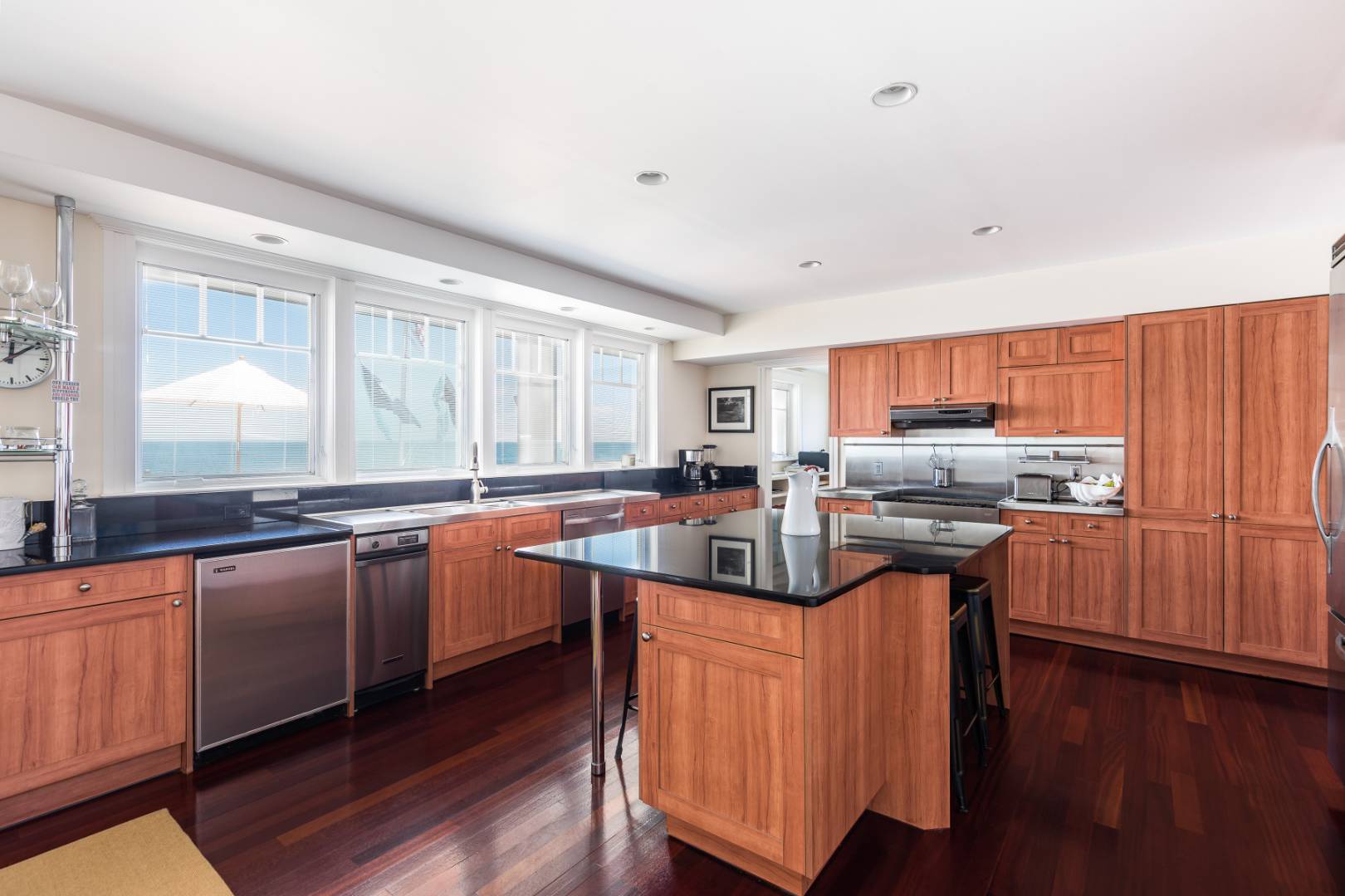 32 Captain Kidds Path Montauk, NY 11954 - Photo 10 of 25 a large kitchen with lots of counter space a sink and appliances
