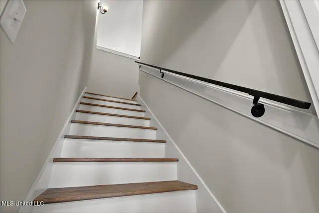 $366,900 | 804 Coahoma Court, Nesbit, MS 38651