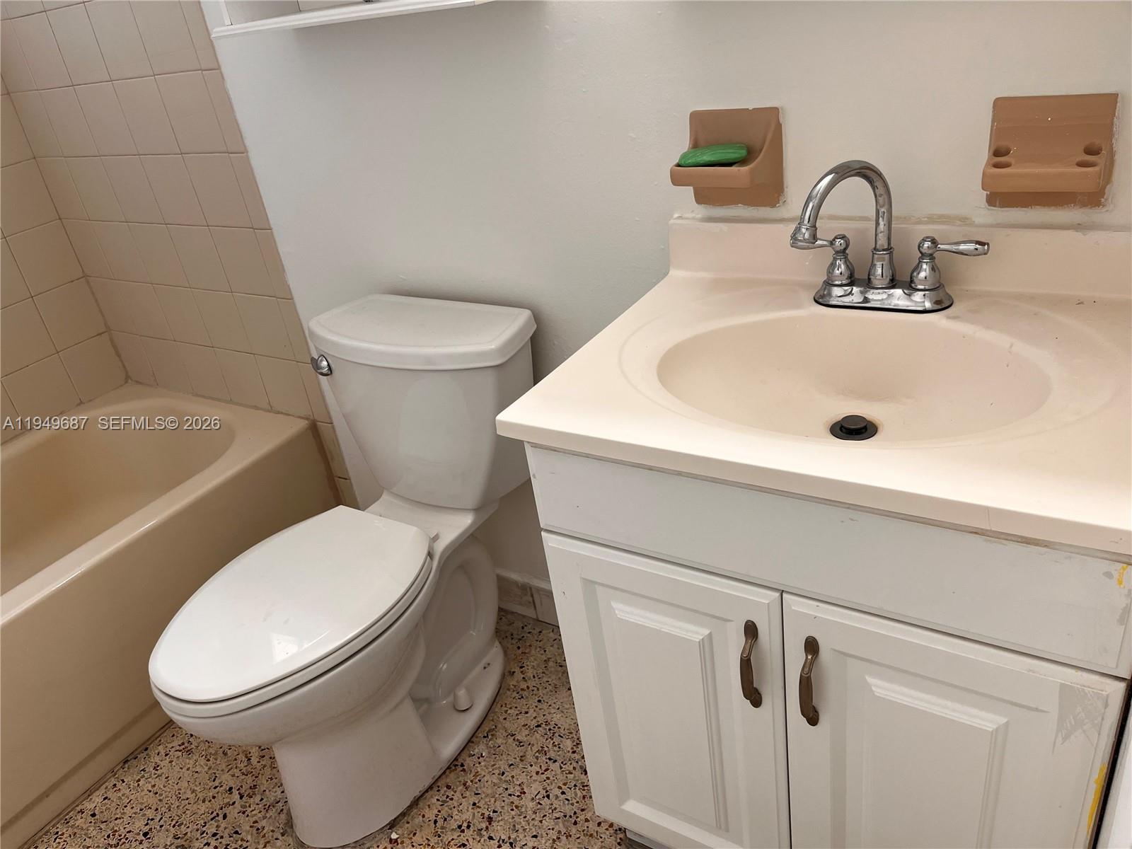 928 Southwest 30th Avenue, Unit 11 Miami, FL 33135 - Photo 13 of 22