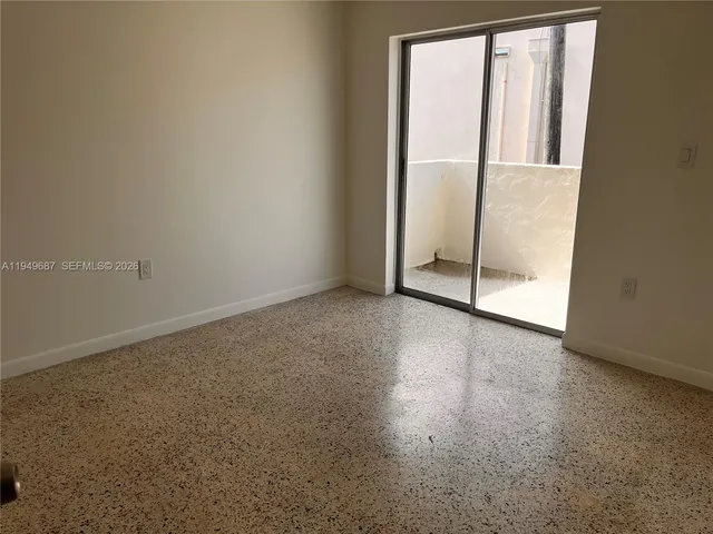 $2,000 | 928 Southwest 30th Avenue, Unit 11, Miami, FL 33135