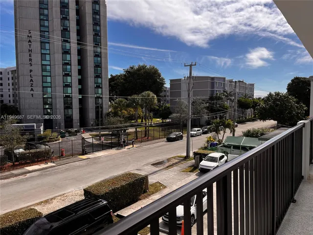 $2,000 | 928 Southwest 30th Avenue, Unit 11, Miami, FL 33135