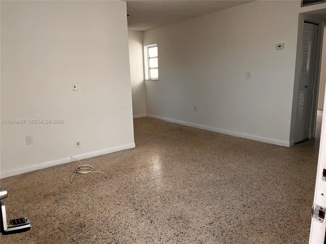 $2,000 | 928 Southwest 30th Avenue, Unit 11, Miami, FL 33135