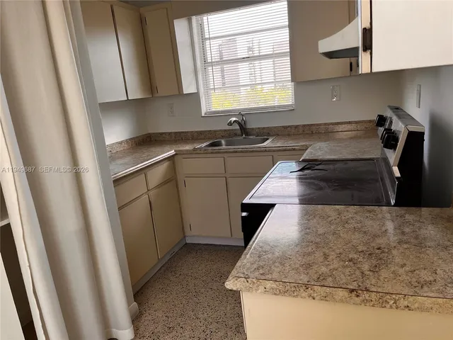 $2,000 | 928 Southwest 30th Avenue, Unit 11, Miami, FL 33135