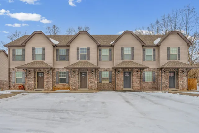 $1,150 | 1761 Spring Water Drive, Unit B, Clarksville, TN 37040