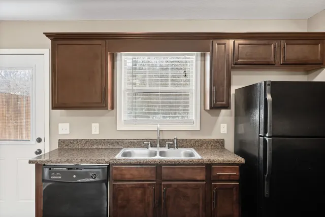 $1,150 | 1761 Spring Water Drive, Unit B, Clarksville, TN 37040