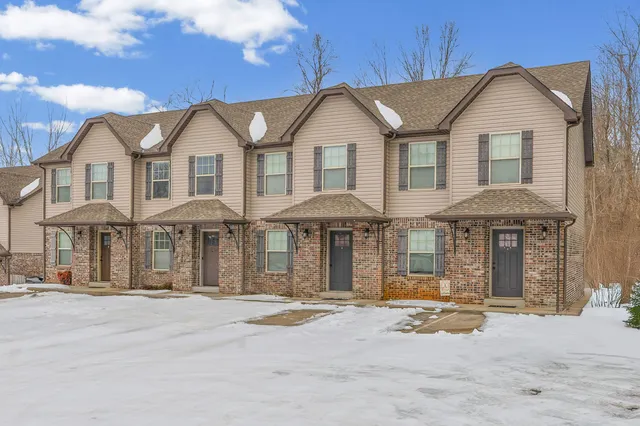 $1,150 | 1761 Spring Water Drive, Unit B, Clarksville, TN 37040
