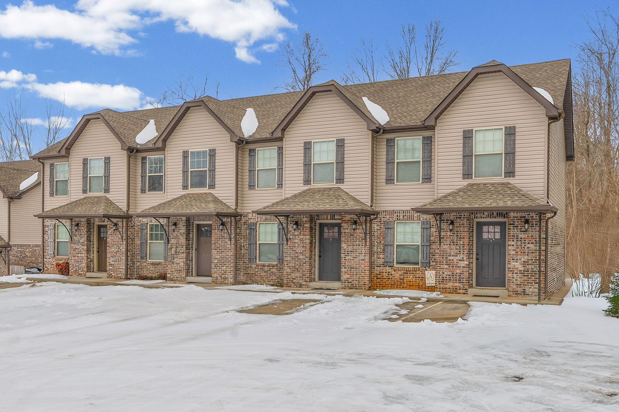 1761 Spring Water Drive, Unit B Clarksville, TN 37040 - Photo 2 of 28
