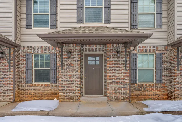 $1,150 | 1761 Spring Water Drive, Unit B, Clarksville, TN 37040