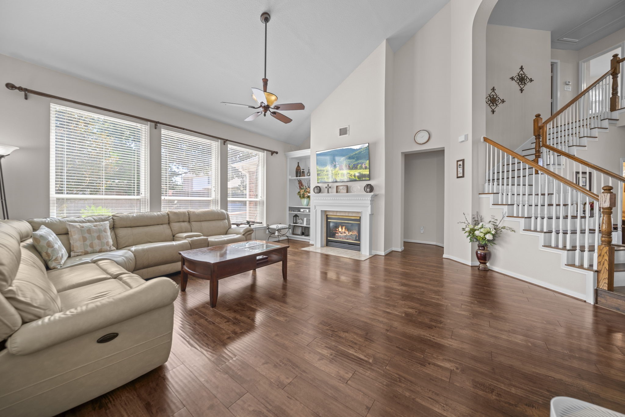 20727 Shadow Mill Court Katy, TX 77450 - Photo 18 of 48 a living room with furniture and wooden floor