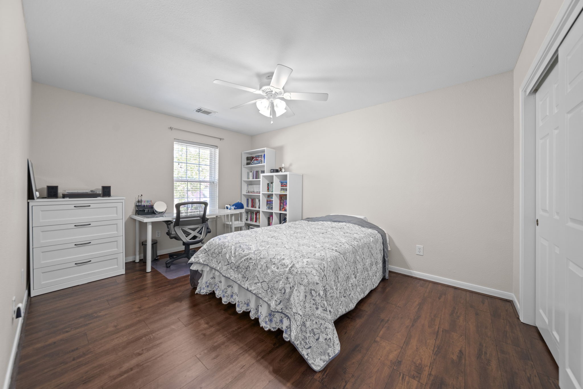 20727 Shadow Mill Court Katy, TX 77450 - Photo 34 of 48 a living room with furniture and wooden floor