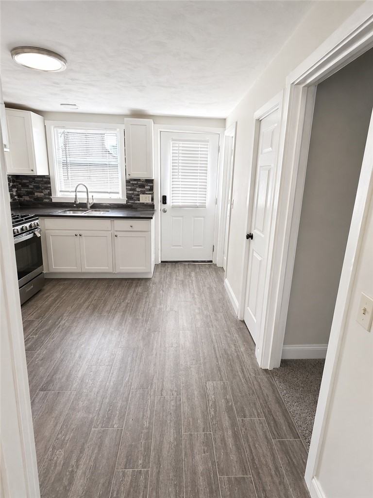 85 Pleasant Street Warwick, RI 02886 - Photo 2 of 12