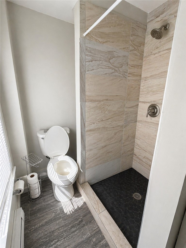 85 Pleasant Street Warwick, RI 02886 - Photo 8 of 12