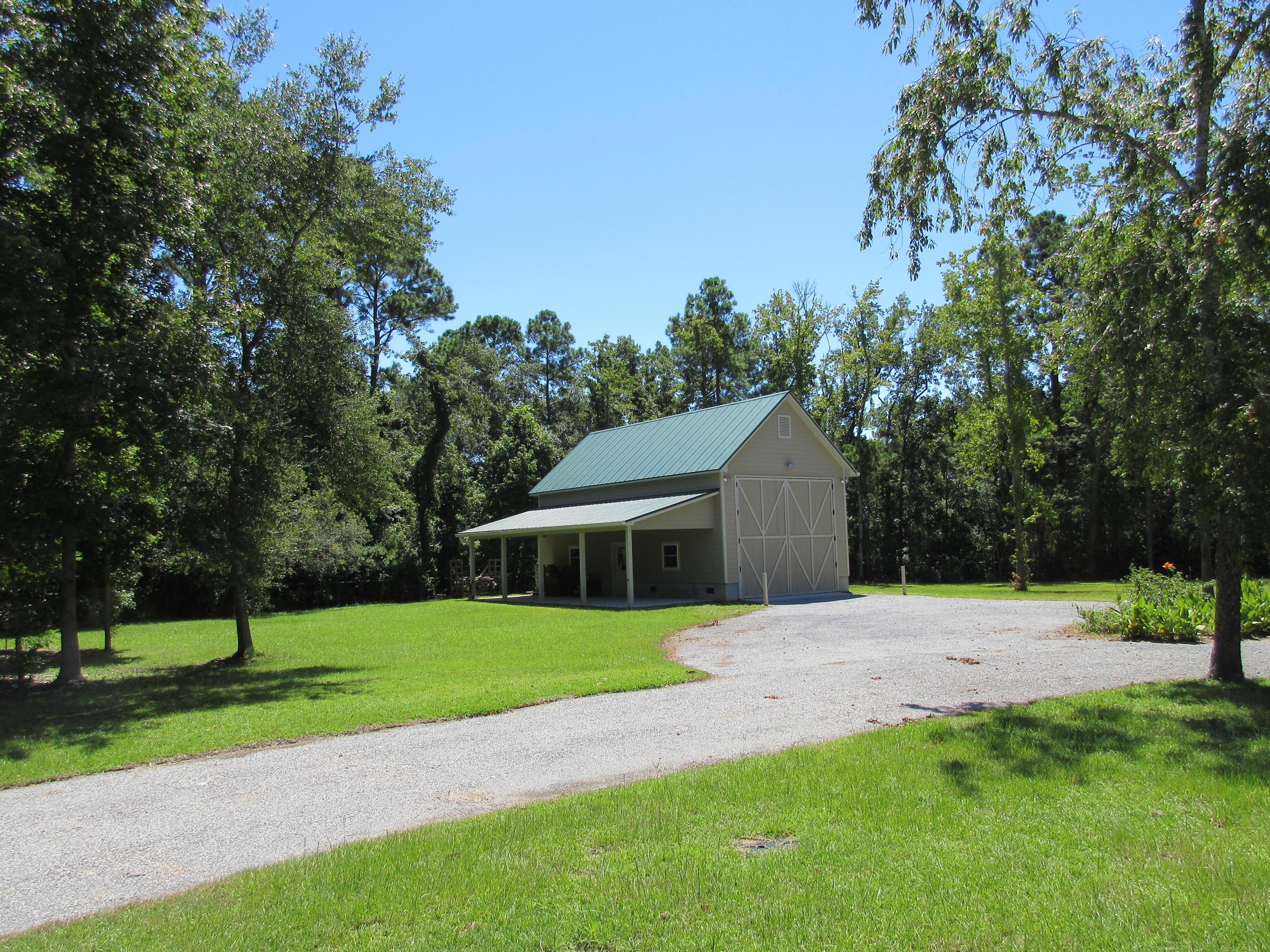 906 Kit Hall Road McClellanville, SC 29458 - Photo 34 of 46 Boat Shed