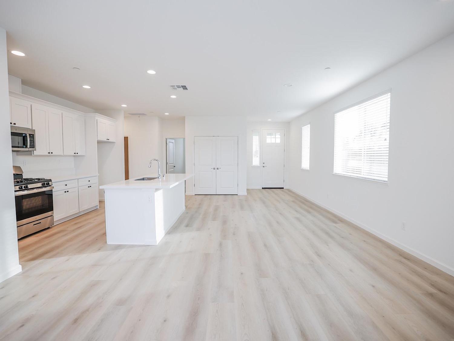 521 Fox Hunt Way Rio Linda, CA 95673 - Photo 10 of 78