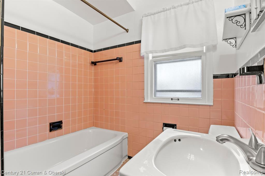 7250 Evergreen Road Detroit, MI 48228 - Photo 10 of 24