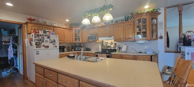 $520,000 | 7739 North 1000 East, Montgomery, IN 47558