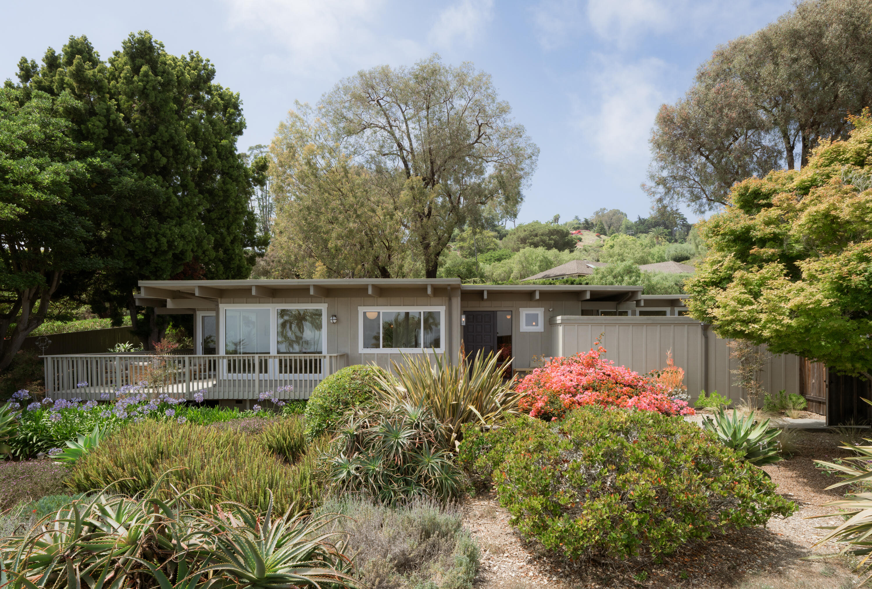 626 Sea Ranch Drive Santa Barbara, CA 93109 - Photo 3 of 38 front view of a house with yard