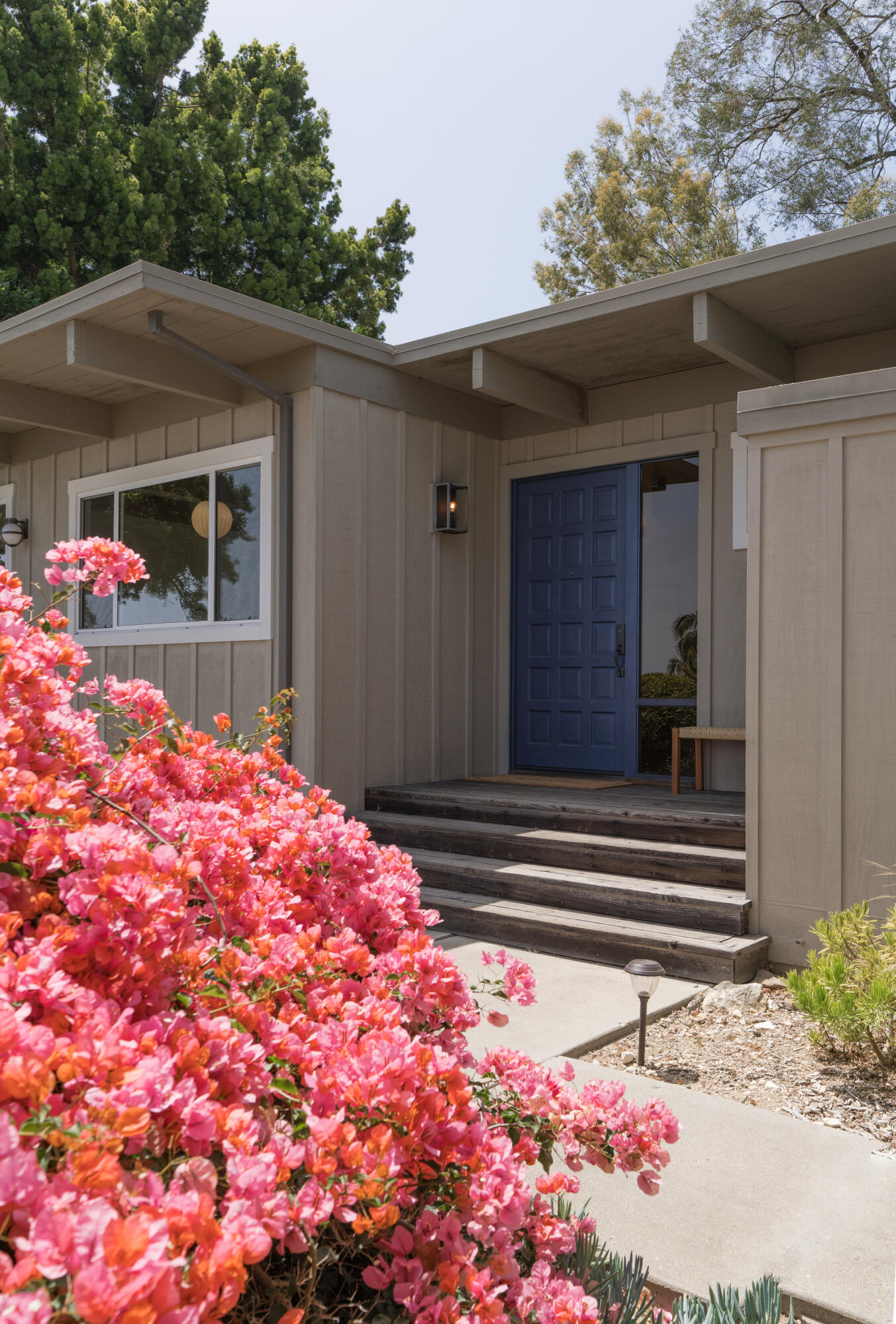 626 Sea Ranch Drive Santa Barbara, CA 93109 - Photo 4 of 38 a front view of a house