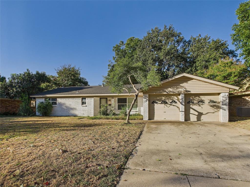 6909 Valhalla Road Fort Worth, TX 76116 - Photo 15 of 15 a front view of a house with a yard