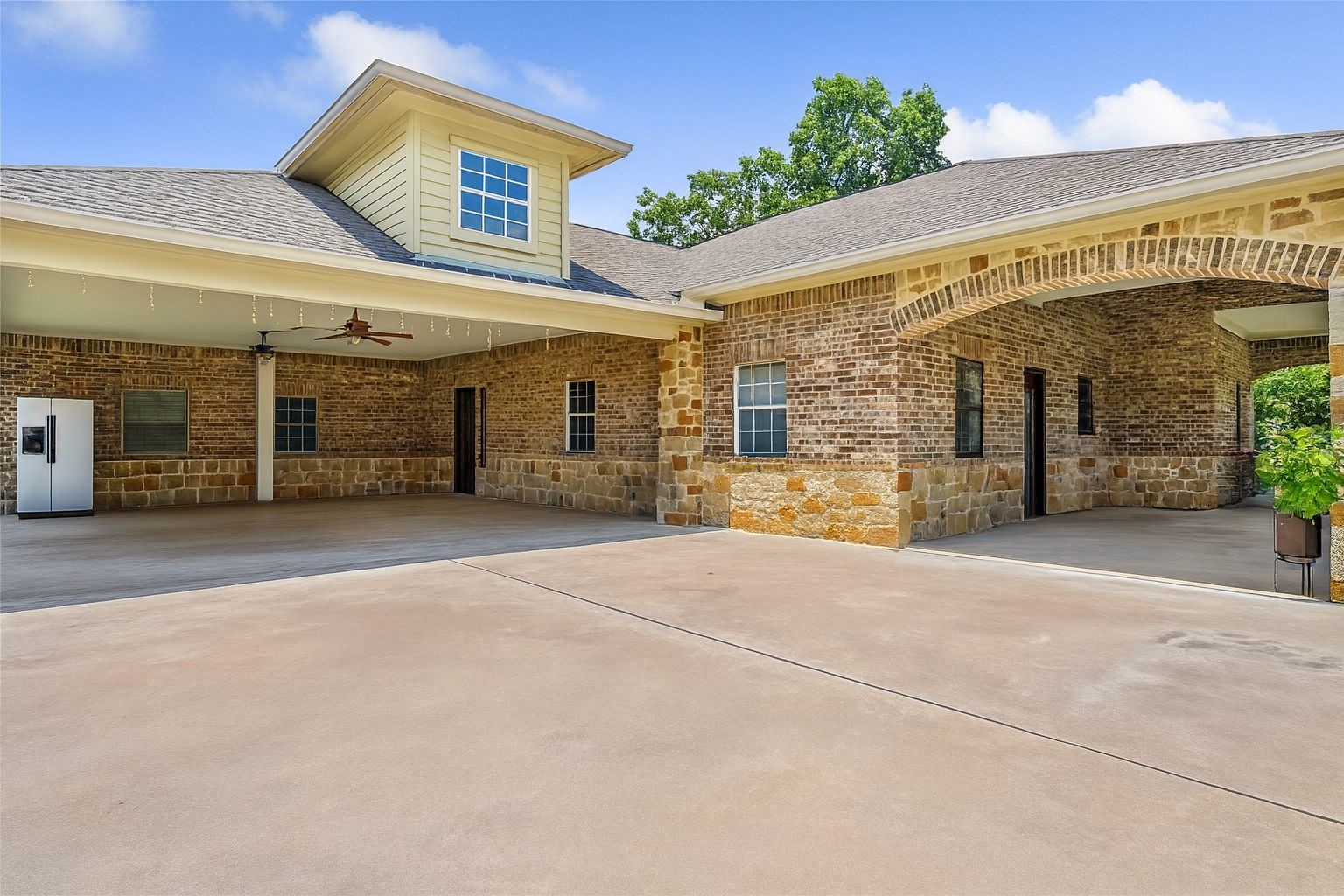 15123 Lindstrom Road Crosby, TX 77532 - Photo 9 of 39 a view of a building with a garage