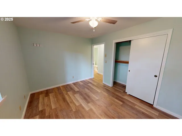 a black and white photo of a floor