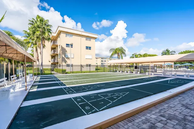 $1,350 | 2520 Northeast 1st Court, Unit 305, Boynton Beach, FL 33435