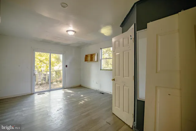 $255,000 | 6609 Clinglog Street, Capitol Heights, MD 20743