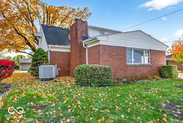 $285,000 | 1730 Tulip Drive, Homecroft, IN 46227