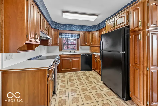 $285,000 | 1730 Tulip Drive, Homecroft, IN 46227