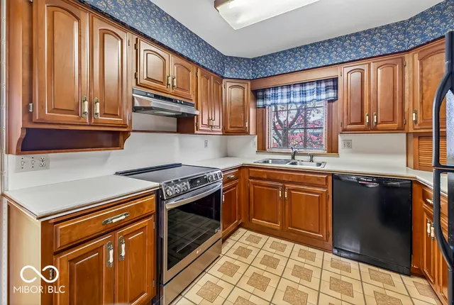 $285,000 | 1730 Tulip Drive, Homecroft, IN 46227