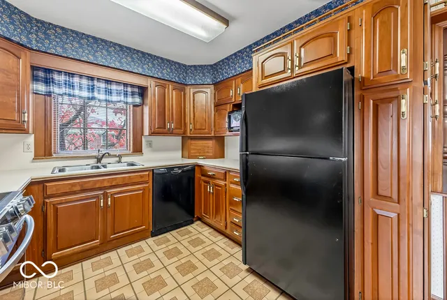 $285,000 | 1730 Tulip Drive, Homecroft, IN 46227