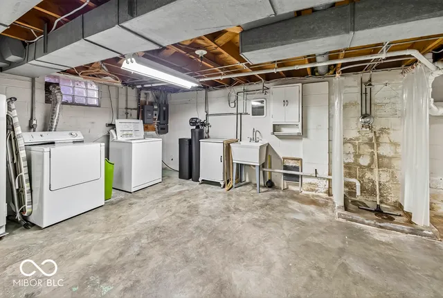 $285,000 | 1730 Tulip Drive, Homecroft, IN 46227