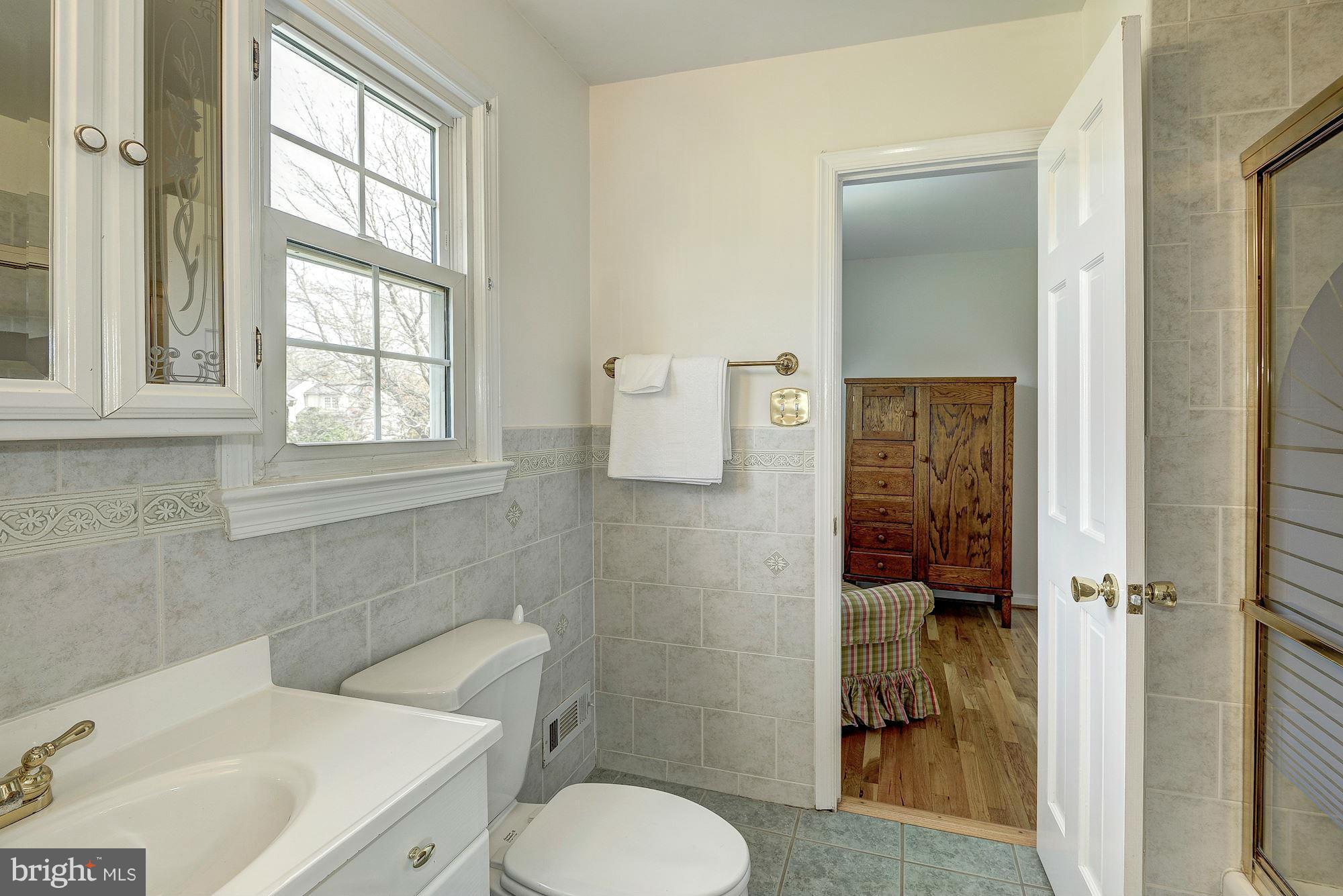 1211 Old Stable Road McLean, VA 22102 - Photo 14 of 20 Bath (Master)
