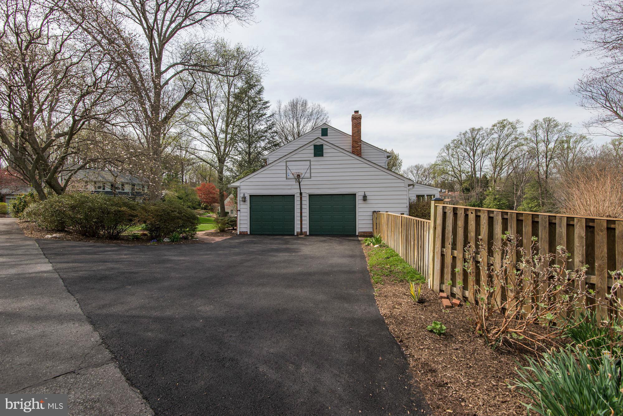 1211 Old Stable Road McLean, VA 22102 - Photo 20 of 20 Garage