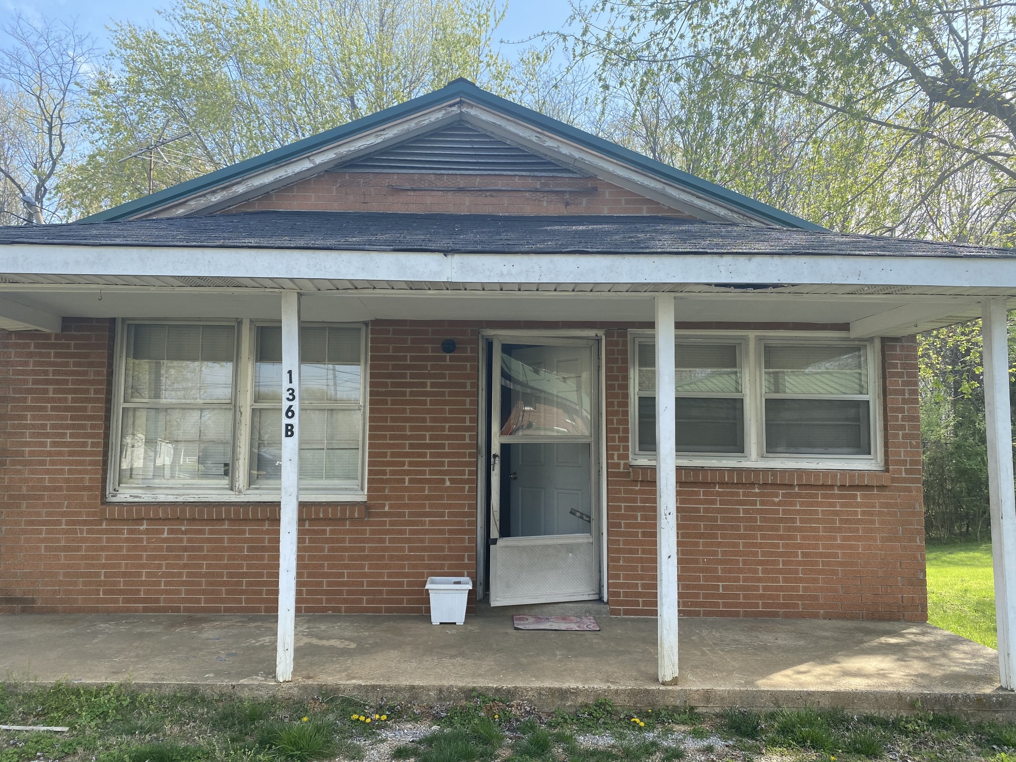 136 New Deal Potts Road Cottontown, TN 37048 - Photo 15 of 24 a front view of a house