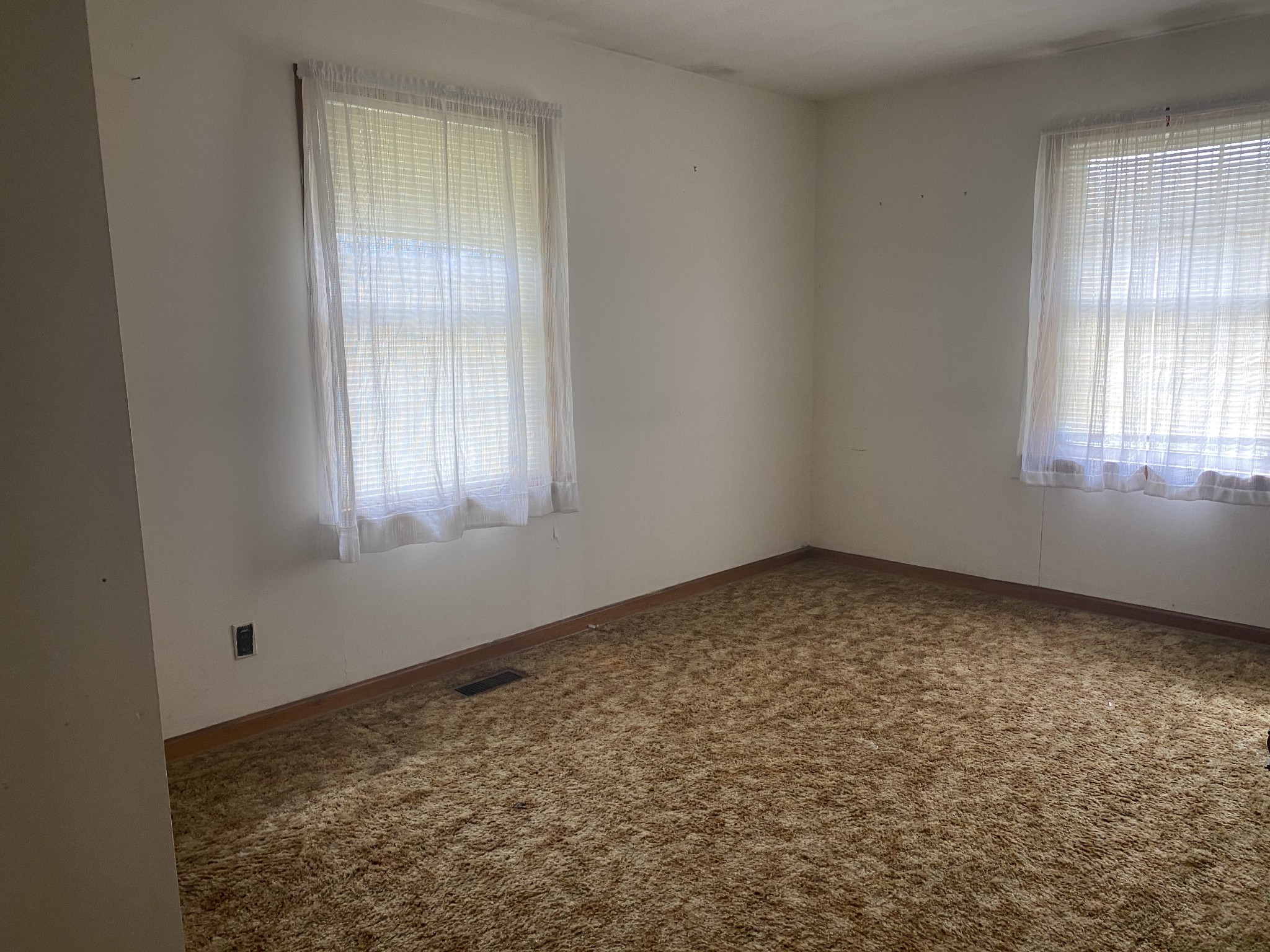 136 New Deal Potts Road Cottontown, TN 37048 - Photo 8 of 24 an empty room with a window