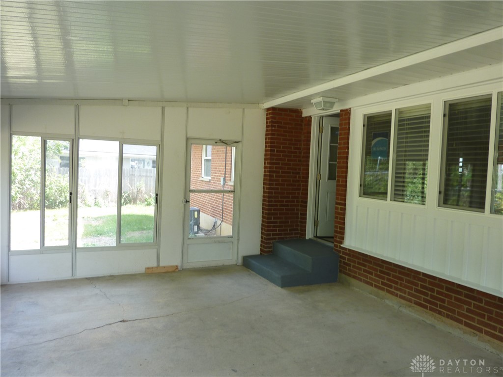 729 Brookfield Road Kettering, OH 45429 - Photo 22 of 30 Huge Florida room