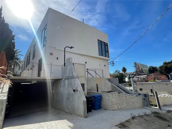 $5,200 | 1244 Innes Avenue, Unit D, Los Angeles, CA 90026